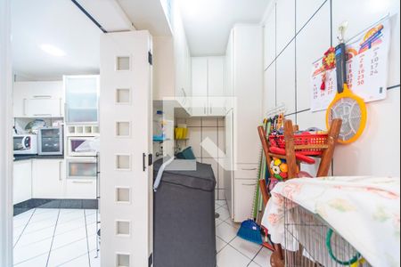 Casa de condomínio à venda com 119m², 2 quartos e 2 vagasÁrae de Serviço 