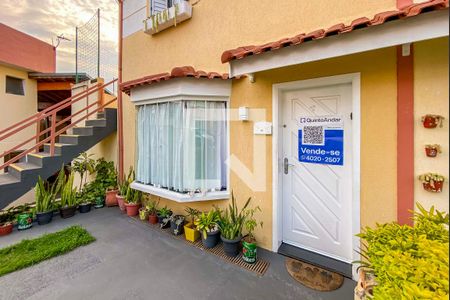 Casa de condomínio à venda com 119m², 2 quartos e 2 vagasPlaca Instalada na Fachada