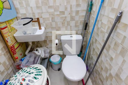 Casa de condomínio para alugar com 47m², 2 quartos e 1 vaga Casa de condomínio para alugar com 47m², 2 quartos e 1 vagaBanheiro de Serviço