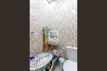 Casa de condomínio para alugar com 47m², 2 quartos e 1 vaga Casa de condomínio para alugar com 47m², 2 quartos e 1 vagaBanheiro de Serviço