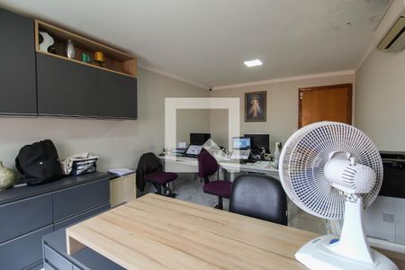 Casa à venda com 300m², 7 quartos e 4 vagas Casa à venda com 300m², 7 quartos e 4 vagasQuarto 6