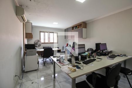 Casa à venda com 300m², 7 quartos e 4 vagas Casa à venda com 300m², 7 quartos e 4 vagasQuarto 6