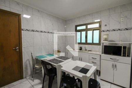 Casa à venda com 300m², 7 quartos e 4 vagas Casa à venda com 300m², 7 quartos e 4 vagasCozinha