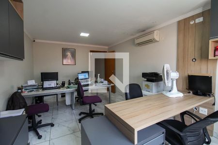 Casa à venda com 300m², 7 quartos e 4 vagas Casa à venda com 300m², 7 quartos e 4 vagasQuarto 6