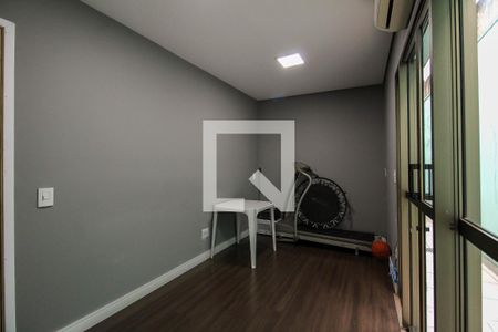 Casa à venda com 300m², 7 quartos e 4 vagas Casa à venda com 300m², 7 quartos e 4 vagasQuarto 3