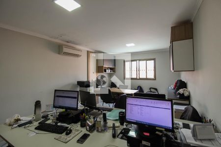 Casa à venda com 300m², 7 quartos e 4 vagas Casa à venda com 300m², 7 quartos e 4 vagasQuarto 6