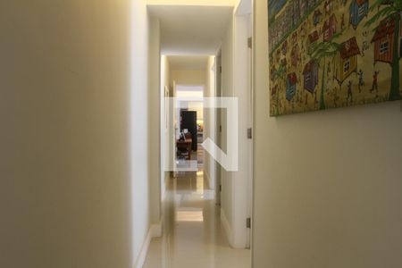 Apartamento à venda com 125m², 3 quartos e 1 vagaCorredor