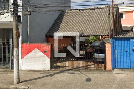 Casa à venda com 240m², 2 quartos e 1 vagaFachada