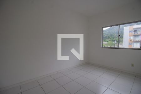 Quarto 1 de apartamento para alugar com 2 quartos, 54m² em Vargem Pequena, Rio de Janeiro