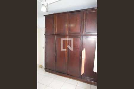 Quarto 1 de apartamento para alugar com 2 quartos, 56m² em Jardim Henriqueta, Taboão da Serra