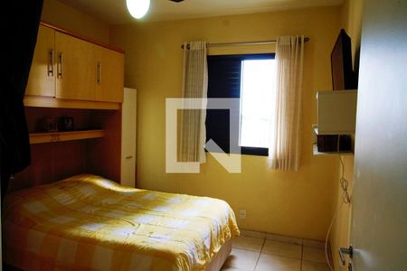 Quarto 2 de apartamento para alugar com 2 quartos, 56m² em Jardim Henriqueta, Taboão da Serra