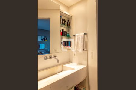 Apartamento para alugar com 100m², 2 quartos e 2 vagasBanheiro da Suíte