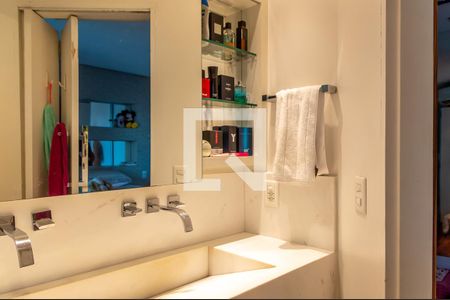 Apartamento para alugar com 100m², 2 quartos e 2 vagasBanheiro da Suíte