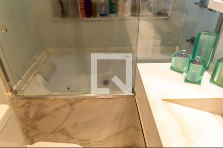 Apartamento para alugar com 100m², 2 quartos e 2 vagasBanheiro da Suíte