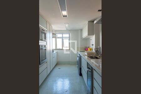 Apartamento para alugar com 100m², 2 quartos e 2 vagasCozinha e Área de Serviço