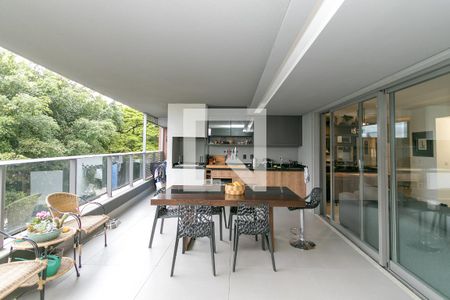 Apartamento para alugar com 158m², 3 quartos e 3 vagasVaranda