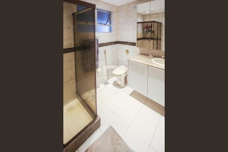 Apartamento à venda com 188m², 4 quartos e 2 vagasBanheiro 1