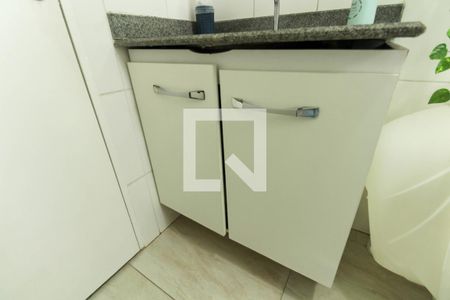Apartamento para alugar com 46m², 2 quartos e 1 vaga Apartamento para alugar com 46m², 2 quartos e 1 vagaDetalhe Banheiro