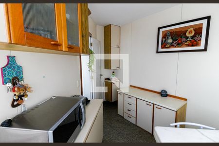 Apartamento à venda com 202m², 4 quartos e 3 vagas Apartamento à venda com 202m², 4 quartos e 3 vagasCopa