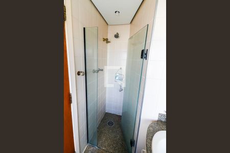 Apartamento à venda com 202m², 4 quartos e 3 vagas Apartamento à venda com 202m², 4 quartos e 3 vagasBanheiro da Suíte 1