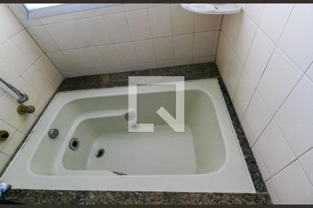 Apartamento à venda com 202m², 4 quartos e 3 vagas Apartamento à venda com 202m², 4 quartos e 3 vagasBanheiro da Suíte 2