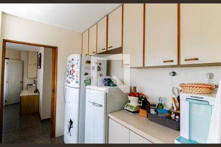 Apartamento à venda com 202m², 4 quartos e 3 vagas Apartamento à venda com 202m², 4 quartos e 3 vagasCozinha - Armários