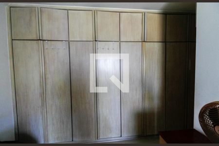 Apartamento à venda com 202m², 4 quartos e 3 vagas Apartamento à venda com 202m², 4 quartos e 3 vagasSuíte 2