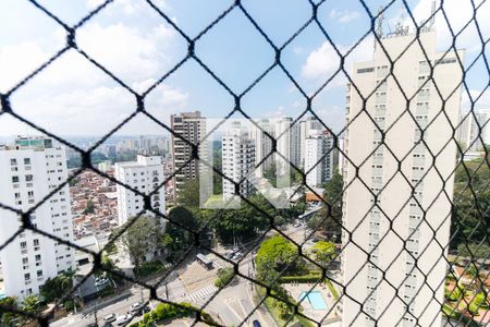 Apartamento à venda com 202m², 4 quartos e 3 vagas Apartamento à venda com 202m², 4 quartos e 3 vagasVista da Sacada