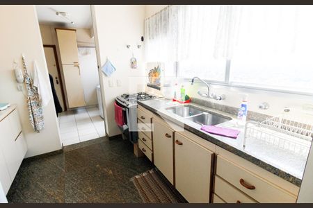 Apartamento à venda com 202m², 4 quartos e 3 vagas Apartamento à venda com 202m², 4 quartos e 3 vagasCozinha - Armários