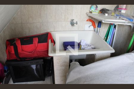 Casa à venda com 338m², 7 quartos e 2 vagasCasa 1 - área de serviço 