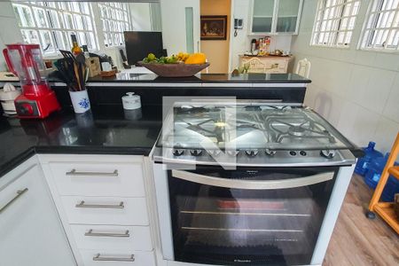 Casa à venda com 250m², 4 quartos e 2 vagas Casa à venda com 250m², 4 quartos e 2 vagasCozinha