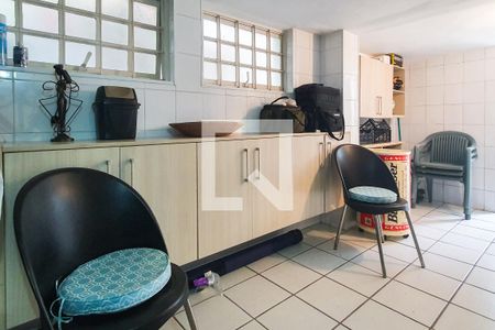 Casa à venda com 250m², 4 quartos e 2 vagas Casa à venda com 250m², 4 quartos e 2 vagasÁrea de Serviço