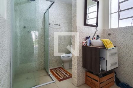 Casa à venda com 250m², 4 quartos e 2 vagas Casa à venda com 250m², 4 quartos e 2 vagasBanheiro de Serviço