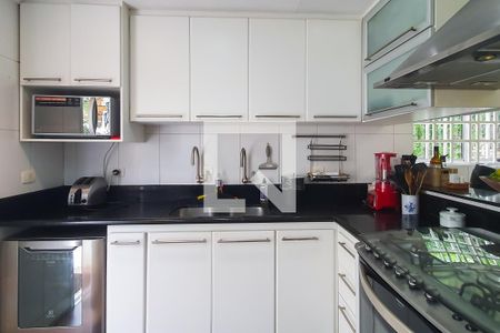 Casa à venda com 250m², 4 quartos e 2 vagas Casa à venda com 250m², 4 quartos e 2 vagasCozinha