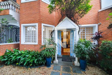 Casa à venda com 250m², 4 quartos e 2 vagas Casa à venda com 250m², 4 quartos e 2 vagasÁrea Externa