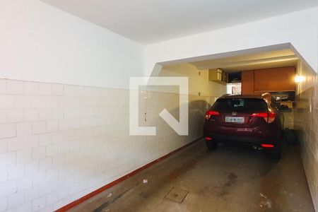 Casa à venda com 250m², 4 quartos e 2 vagas Casa à venda com 250m², 4 quartos e 2 vagasGaragem