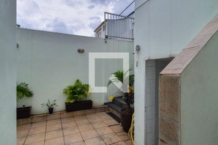 Casa à venda com 250m², 4 quartos e 2 vagas Casa à venda com 250m², 4 quartos e 2 vagasÁrea Externa