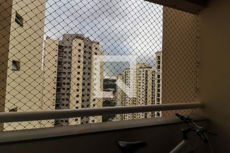 Varanda de apartamento à venda com 3 quartos, 75m² em Jardim Maria Rosa, Taboão da Serra