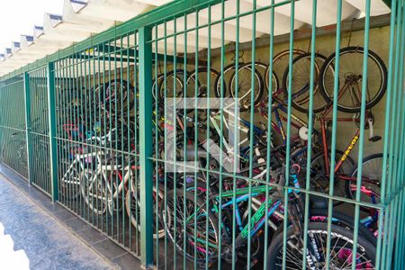 Bicicletário de apartamento para alugar com 2 quartos, 56m² em Vila do Encontro, São Paulo