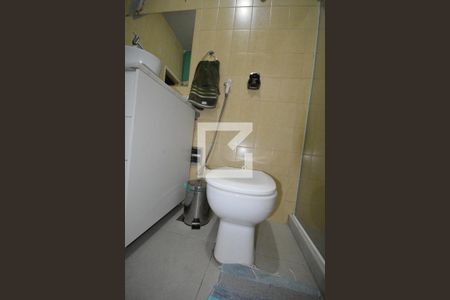 Apartamento para alugar com 72m², 2 quartos e sem vagaBanheiro