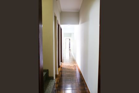 Corredor de casa à venda com 3 quartos, 240m² em Vila Alto de Santo André, Santo André