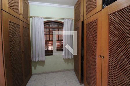 Casa para alugar com 1000m², 3 quartos e 6 vagasQuarto de serviço