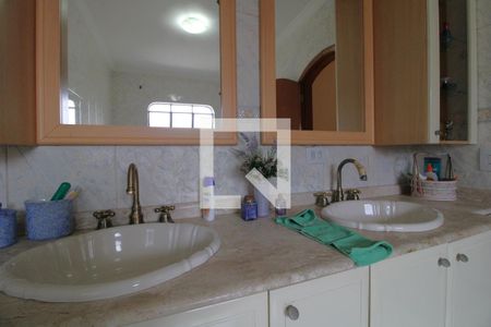 Casa para alugar com 1000m², 3 quartos e 6 vagasPias banheiro da suíte 3