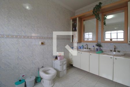 Casa para alugar com 1000m², 3 quartos e 6 vagasBanheiro da suíte 3