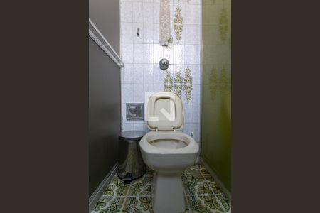 Apartamento à venda com 230m², 3 quartos e 1 vaga Apartamento à venda com 230m², 3 quartos e 1 vagaBanheiro