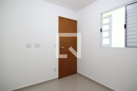 Quarto 2 de apartamento para alugar com 2 quartos, 40m² em Vila Guilhermina, São Paulo