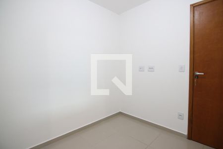 Quarto 2 de apartamento para alugar com 2 quartos, 40m² em Vila Guilhermina, São Paulo