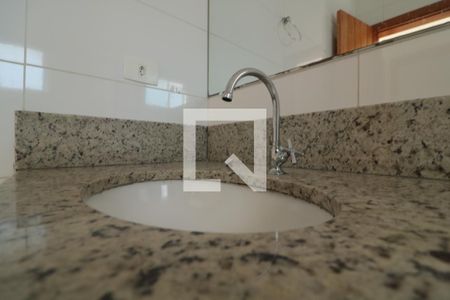 Apartamento para alugar com 75m², 2 quartos e sem vagaBanheiro