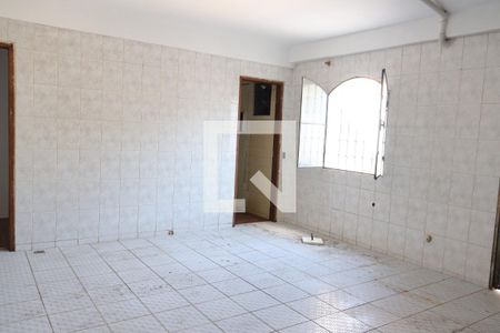 Casa à venda com 250m², 3 quartos e 2 vagasPorão