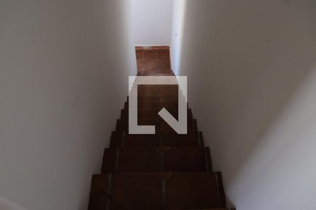 Casa à venda com 250m², 3 quartos e 2 vagasEscada